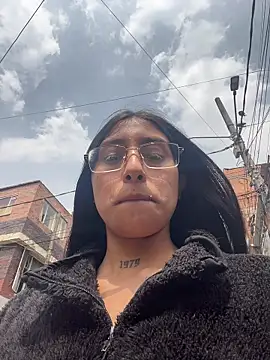 Snapshot of Violeet-Smith chatting on 12.18.25 Violeet-Smith online show from 12.18.25