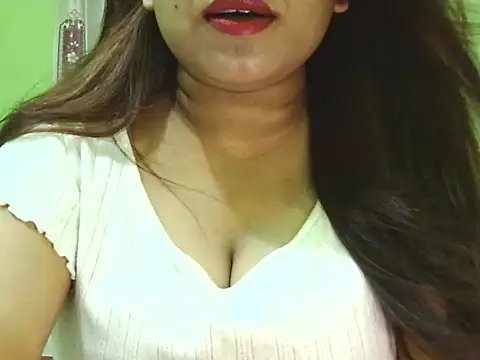 Snapshot of Safa_Pari chatting on 10.21.25 Safa Pari online show from 10.21.25