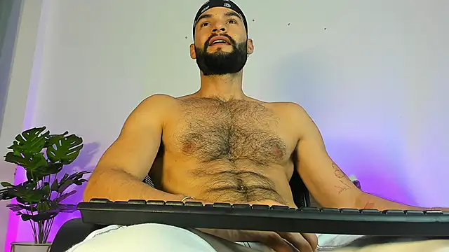 Snapshot of ODINVIDE-1 chatting on 10.24.25 ODINVIDE-1 online show from 10.24.25