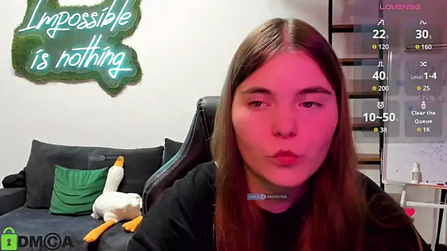 Snapshot of MiraaBloom chatting on 10.23.25 MiraaBloom online show from 10.23.25