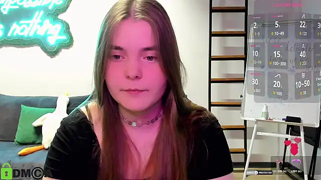 Snapshot of MiraaBloom chatting on 11.06.25 MiraaBloom online show from 11.06.25