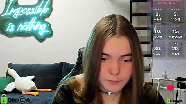 Snapshot of MiraaBloom chatting on 11.16.25 MiraaBloom online show from 11.16.25