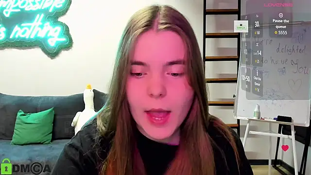 Snapshot of MiraaBloom chatting on 11.27.25 MiraaBloom online show from 11.27.25