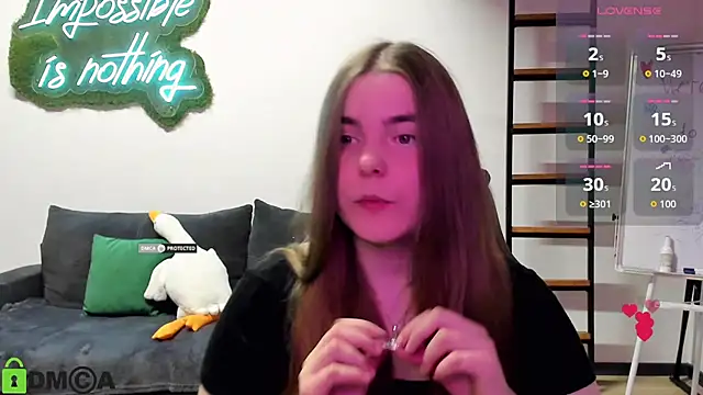 Snapshot of MiraaBloom chatting on 11.30.25 MiraaBloom online show from 11.30.25