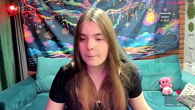 Snapshot of MiraaBloom chatting on 12.04.25 MiraaBloom online show from 12.04.25