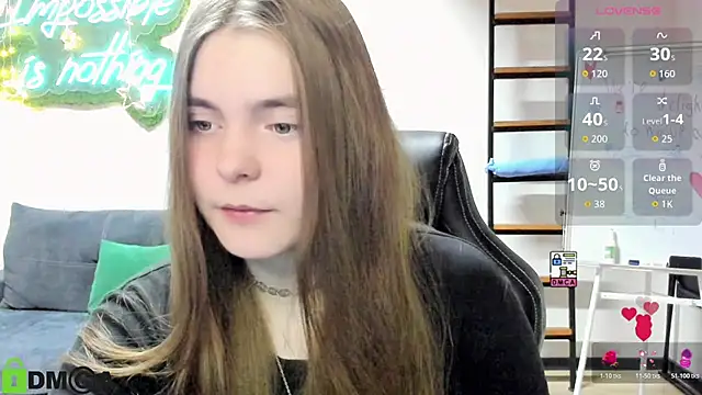 Snapshot of MiraaBloom chatting on 12.15.25 MiraaBloom online show from 12.15.25