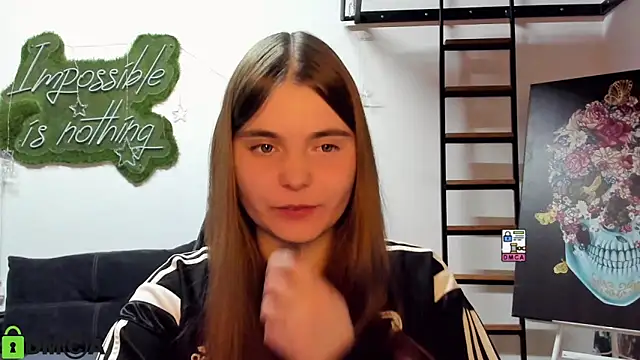 Snapshot of MiraaBloom chatting on 03.22.26 MiraaBloom online show from 03.22.26