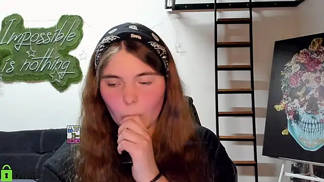 Snapshot of MiraaBloom chatting on 03.25.26 MiraaBloom online show from 03.25.26