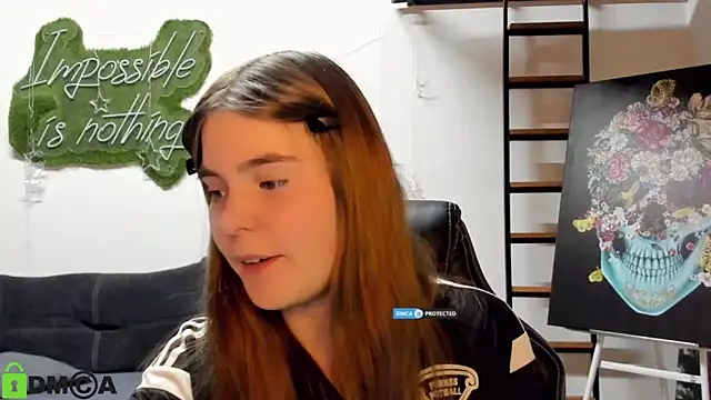 Snapshot of MiraaBloom chatting on 04.15.26 MiraaBloom online show from 04.15.26