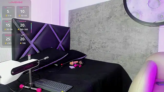 Nicole2507 online show from 11.26.25