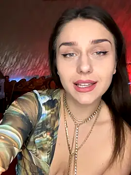 Snapshot of ScarletSi chatting on 11.05.25 ScarletSi online show from 11.05.25