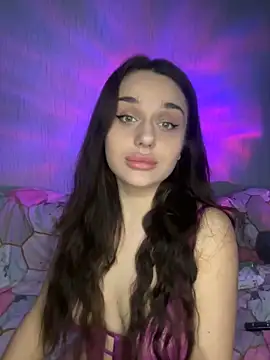 Snapshot of ScarletSi chatting on 12.14.25 ScarletSi online show from 12.14.25