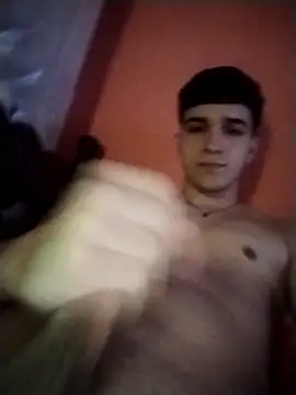 Snapshot of Danii2005 chatting on 10.27.25 Danii2005 online show from 10.27.25