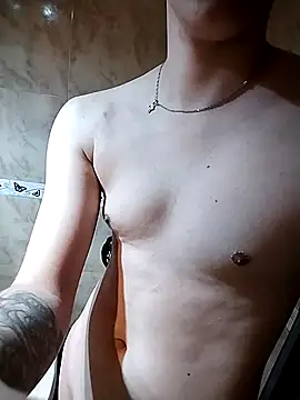 Snapshot of Danii2005 chatting on 11.30.25 Danii2005 online show from 11.30.25