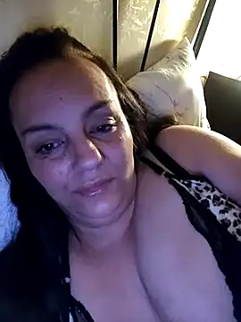 Snapshot of karina_katy chatting on 10.22.25 karina katy online show from 10.22.25