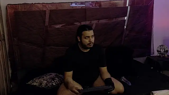 Snapshot of DemienMdivani chatting on 11.20.25 DemienMdivani online show from 11.20.25