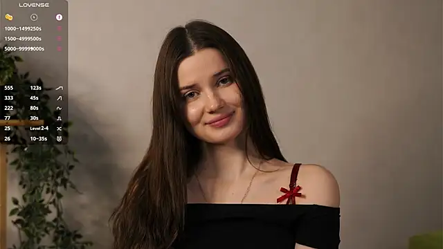 Snapshot of LonnaSkar chatting on 11.23.25 LonnaSkar online show from 11.23.25