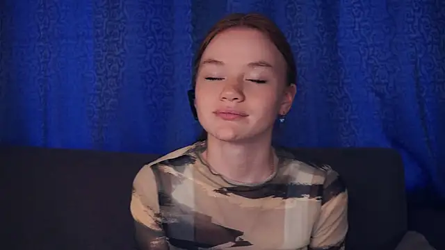 Snapshot of KarlynGow chatting on 10.31.25 KarlynGow online show from 10.31.25