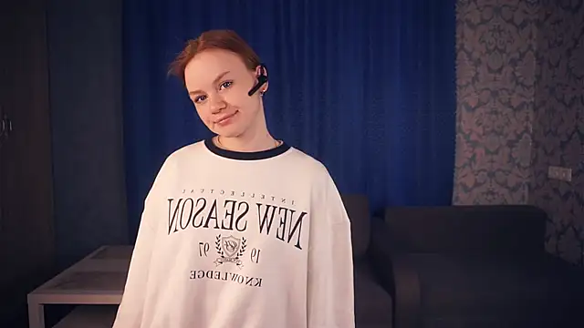 Snapshot of KarlynGow chatting on 11.15.25 KarlynGow online show from 11.15.25