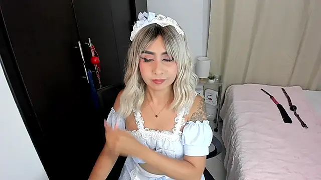 Emilyvalk  online show from 05.20.26