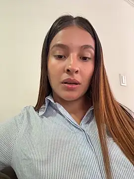 Snapshot of Talia_Bonet chatting on 06.11.26 Talia Bonet online show from 06.11.26