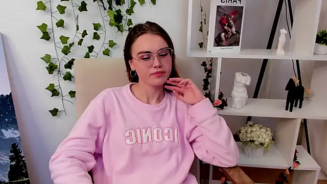NichelleBenckendorf online show from 10.22.25