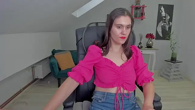 IzzyMonro online show from 12.04.25