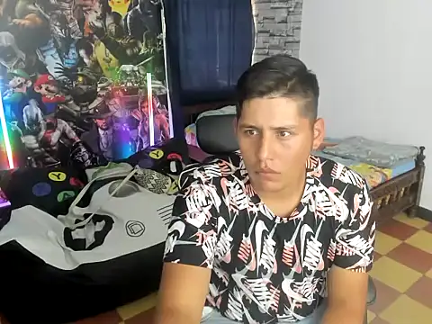 Snapshot of maiker_lozano_ chatting on 10.21.25 maiker lozano online show from 10.21.25