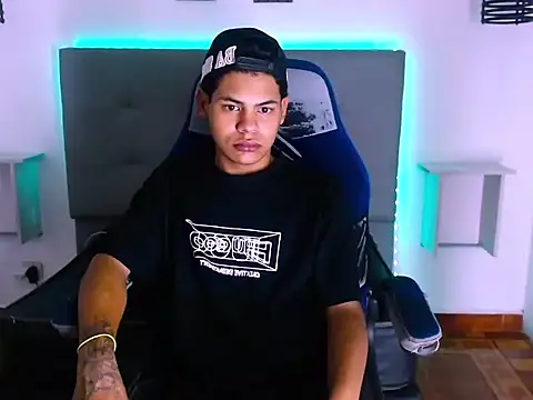 Snapshot of Yordi_Alpha chatting on 12.15.25 Yordi Alpha online show from 12.15.25