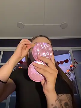 Snapshot of Beella1_ chatting on 02.13.26 Beella1 online show from 02.13.26