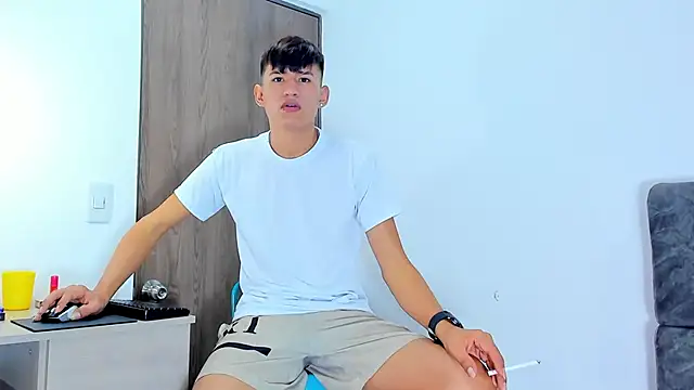 Nicolas Torres  online show from 11.05.25