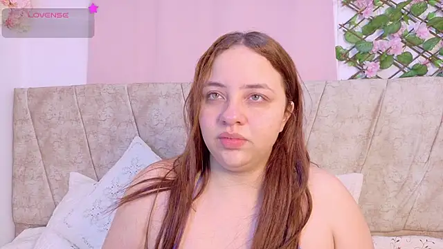 Snapshot of Karina_Wong chatting on 11.12.25 Karina Wong online show from 11.12.25