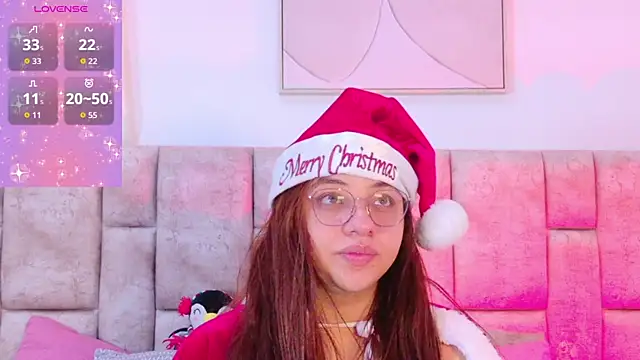 Snapshot of Karina_Wong chatting on 12.04.25 Karina Wong online show from 12.04.25