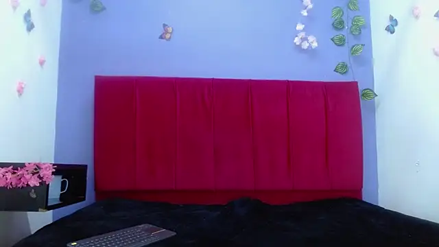 Snapshot of amelia_cutee chatting on 10.31.25 amelia cutee online show from 10.31.25