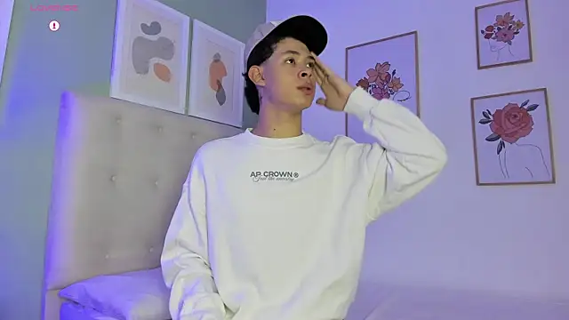 ApoloRicci online show from 02.21.26