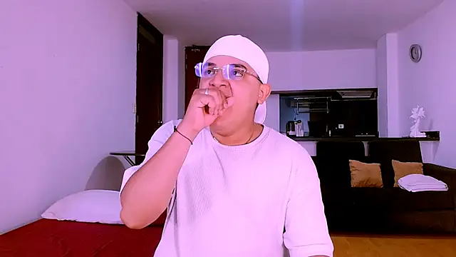 Snapshot of Santo_Pecado_ chatting on 10.24.25 Santo Pecado  online show from 10.24.25