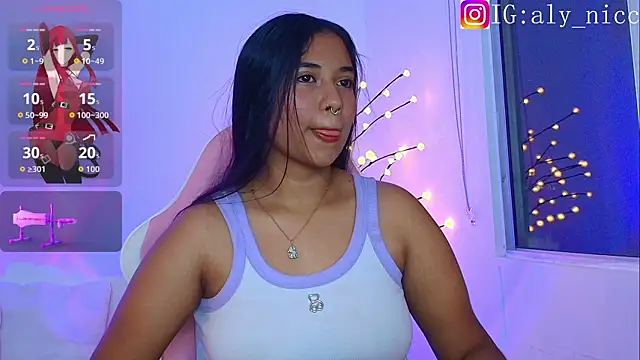 Snapshot of aly_nicols chatting on 10.21.25 aly nicols online show from 10.21.25