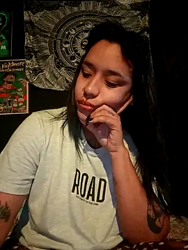 Snapshot of Isis_Bathory chatting on 11.09.25 Isis Bathory online show from 11.09.25