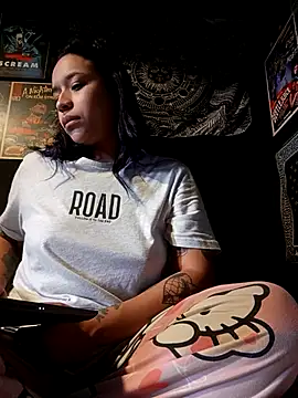 Snapshot of Isis_Bathory chatting on 11.14.25 Isis Bathory online show from 11.14.25