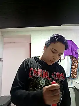 Snapshot of Isis_Bathory chatting on 11.15.25 Isis Bathory online show from 11.15.25