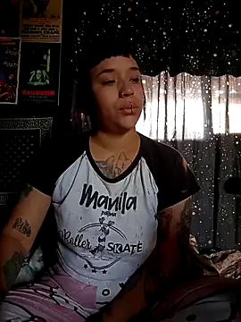 Snapshot of Isis_Bathory chatting on 11.25.25 Isis Bathory online show from 11.25.25