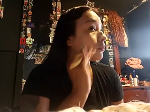 Snapshot of Isis_Bathory chatting on 11.29.25 Isis Bathory online show from 11.29.25