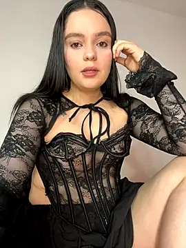 Snapshot of Selena_Roa chatting on 10.22.25 Selena Roa online show from 10.22.25