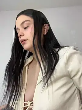 Snapshot of Selena_Roa chatting on 10.23.25 Selena Roa online show from 10.23.25