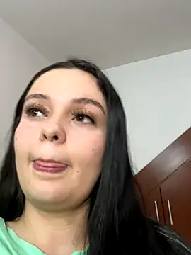 Snapshot of Selena_Roa chatting on 11.04.25 Selena Roa online show from 11.04.25