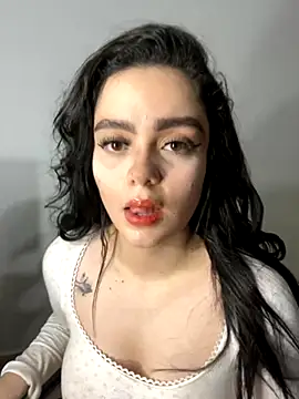 Snapshot of Selena_Roa chatting on 11.15.25 Selena Roa online show from 11.15.25