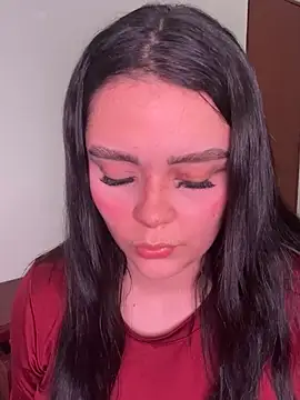 Snapshot of Selena_Roa chatting on 11.16.25 Selena Roa online show from 11.16.25