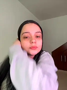 Snapshot of Selena_Roa chatting on 11.26.25 Selena Roa online show from 11.26.25