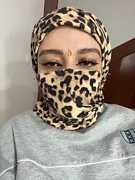 Snapshot of Selena_Roa chatting on 11.27.25 Selena Roa online show from 11.27.25