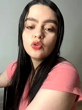 Snapshot of Selena_Roa chatting on 12.04.25 Selena Roa online show from 12.04.25